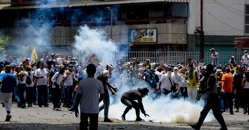 Reportan marchas represión y dos muertos en Venezuela A Tiempo Noticias