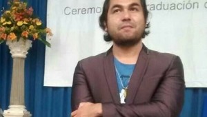 El autor, Javier Ríos Gómez, es doctor en Educación, Desarrollo y Complejidad; ha sido coordinador de la Red de Actividades Juveniles en Ciencia y Tecnología en Michoacán y coordinador del Encuentro Internacional de Inteligencia Artificial; actualmente es director de Educare Play