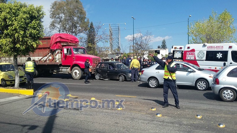 Volcadura De Patrulla Y Carambola Provocan Intensa Movilización En ...