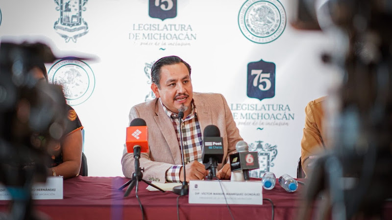 Víctor Manríquez González