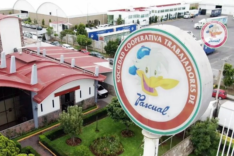 Pascual Boing, Querétaro, Sociedad Cooperativa Trabajadores Pascual, San Juan del Río, Mexicola, Leche Pascual, Power Duck, Fraccionamiento Industrial Valle de Oro, Mauricio Kuri, Estados Unidos, Cuba, Jamaica, España, Irlanda