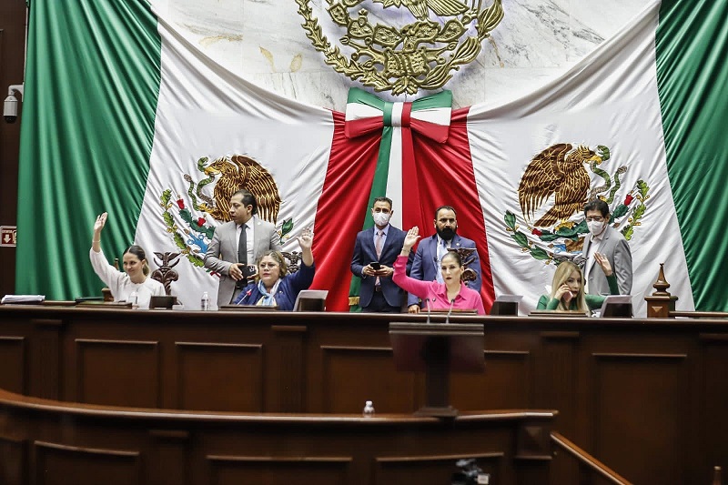 Congreso de Michoacán, violencia escolar, Apoyo a madres adolescentes