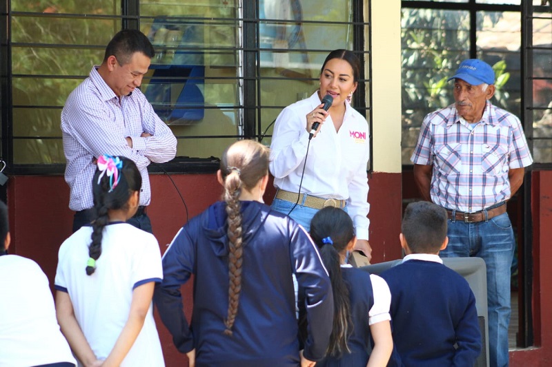 Mónica Valdez, Apoyo a la niñez, Michoacán