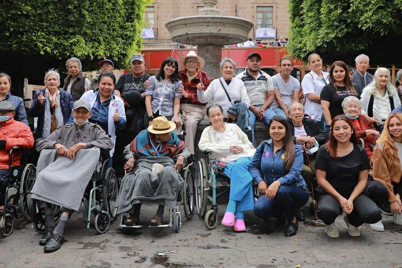 DIF Morelia, Paseo para adultos mayores