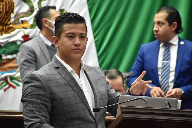 Víctor Zurita, Congreso de Michoacán