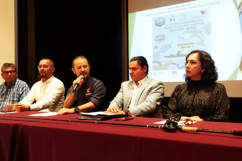 Sectur Michoacán, Pesca en kayak