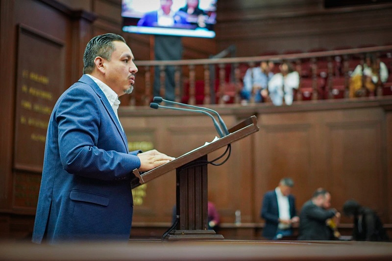 Congreso de Michoacán, Víctor Manríquez