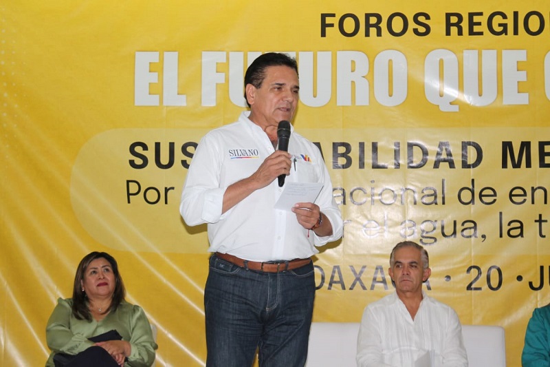 Silvano Aureoles, FAM