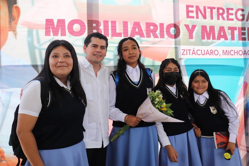 Mobiliario escolar, Apoyos, Zitácuaro