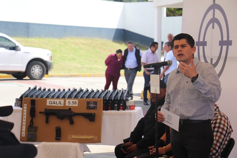 Policías de Zitácuaro, Nuevo armamento
