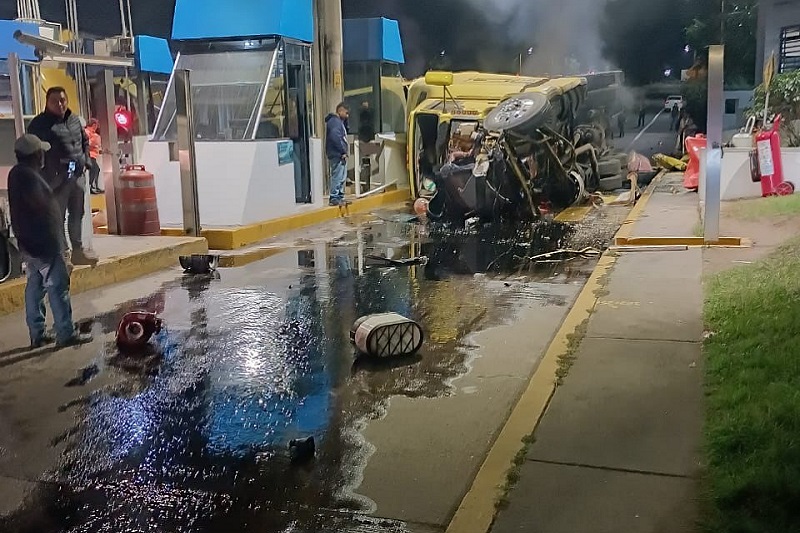 Accidente de tráiler, Michoacán