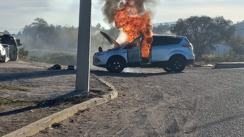 Incendio de auto en Morelia