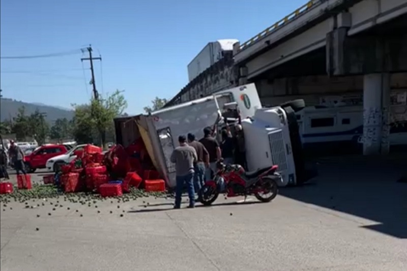 Tráiler, Volcadura, Uruapan, Michoacán