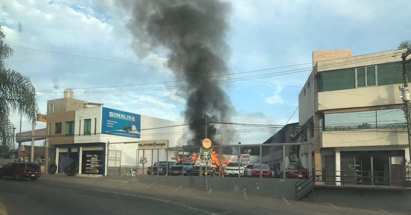 Quema de lote de autos