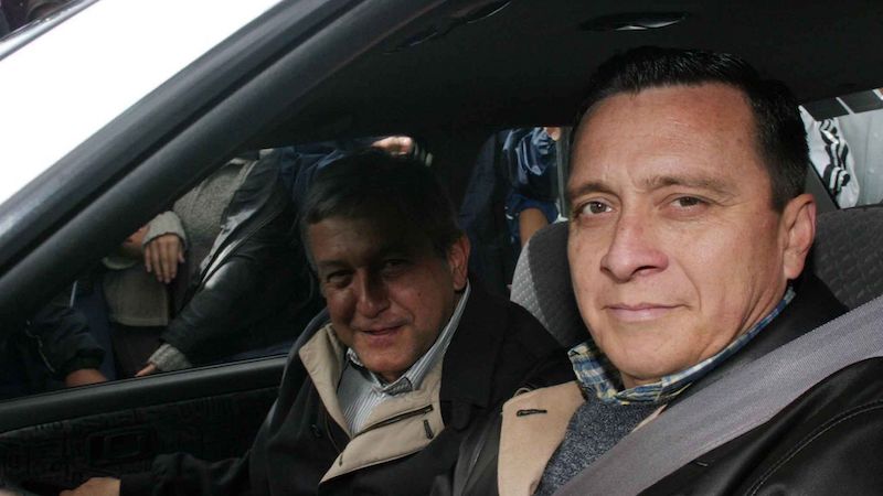 AMLO, Nicolás Moliendo Bastar