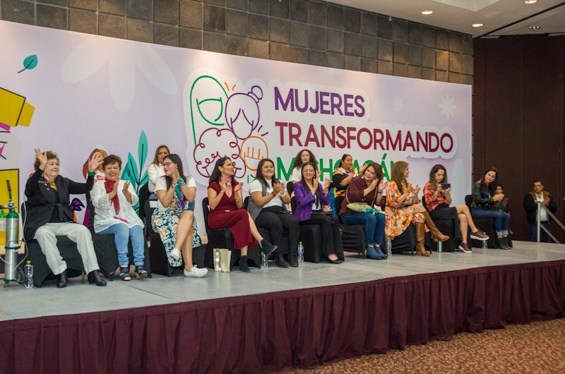 Fabiola Alanís Sámano, feministas