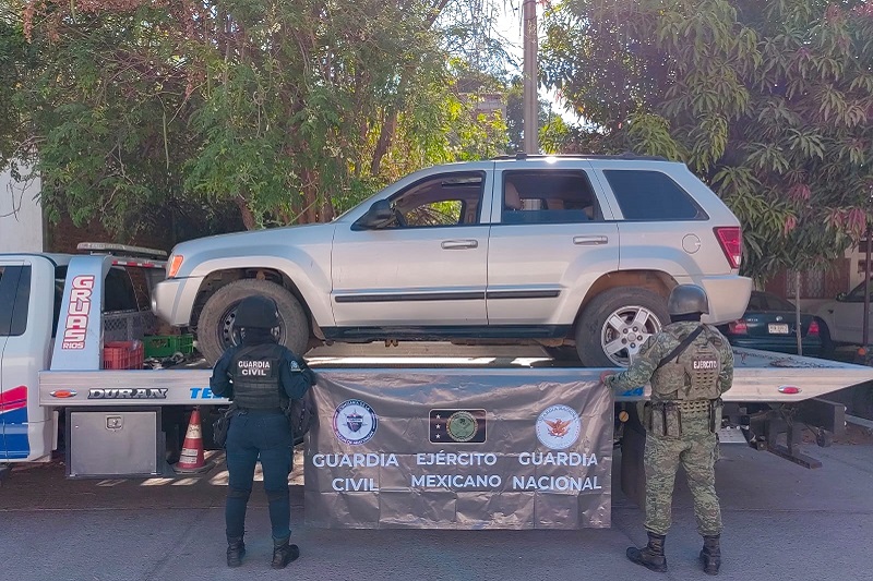 Camioneta con arsenal, Apatzingán, Michoacán, SSP
