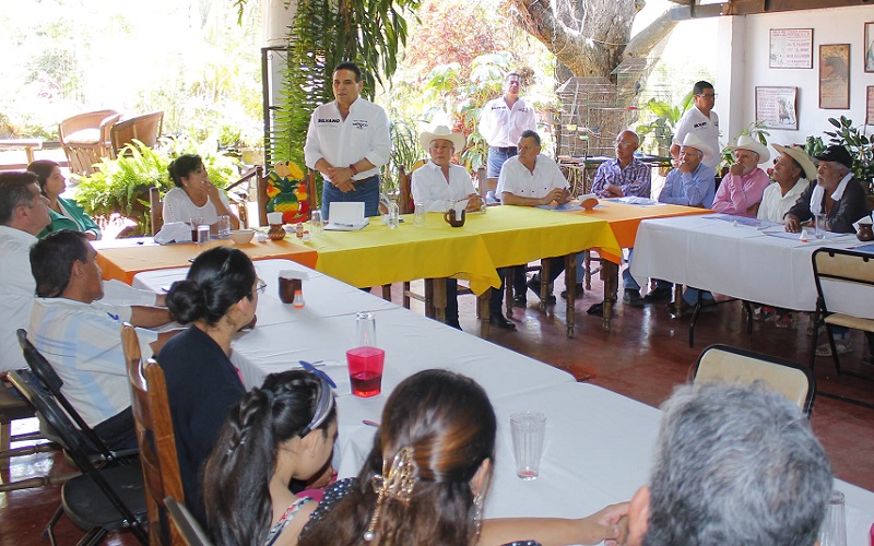 Silvano Aureoles, Michoacán, Escacéz de agua