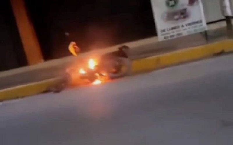 Robo de motocicleta, Incendio, Apatzingán