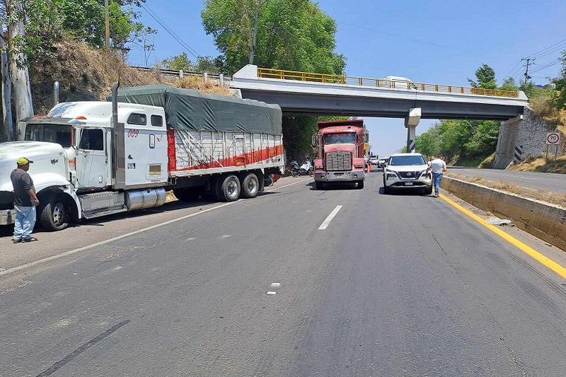 choque vehicular múltiple, Michoacán