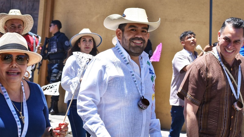 Paco Huacus, Fuerza y Corazón por México