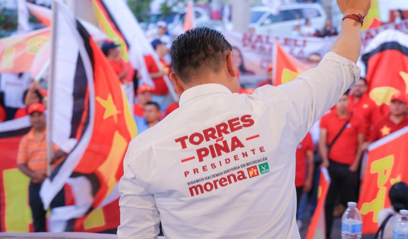 Sigamos Haciendo Historia, Carlos Torres Piña