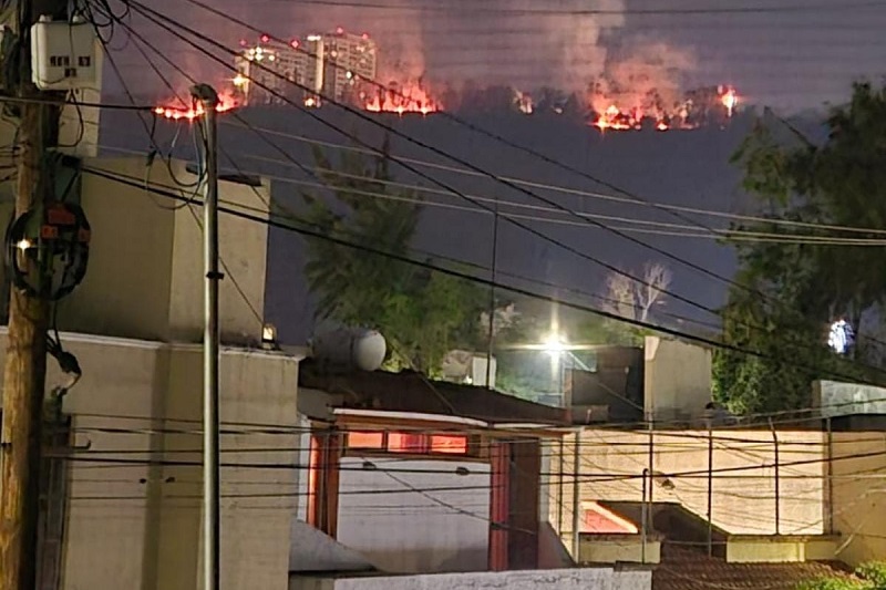 Fuerte incendio, Altozano, Morelia