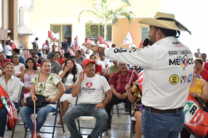 Xóchitl Gálvez, Paco Huacus