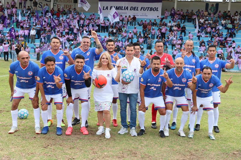 PES, Luz María García