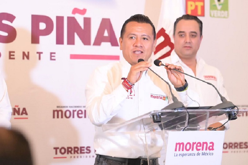 Sigamos Haciendo Historia, Carlos Torres Piña