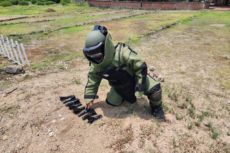 Aseguran explosivos