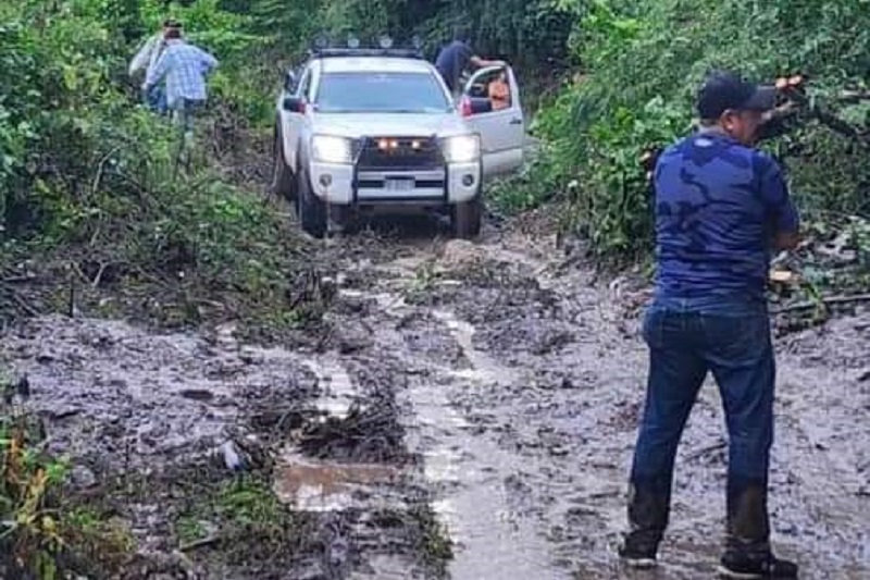 derrumbe carretero, Michoacán