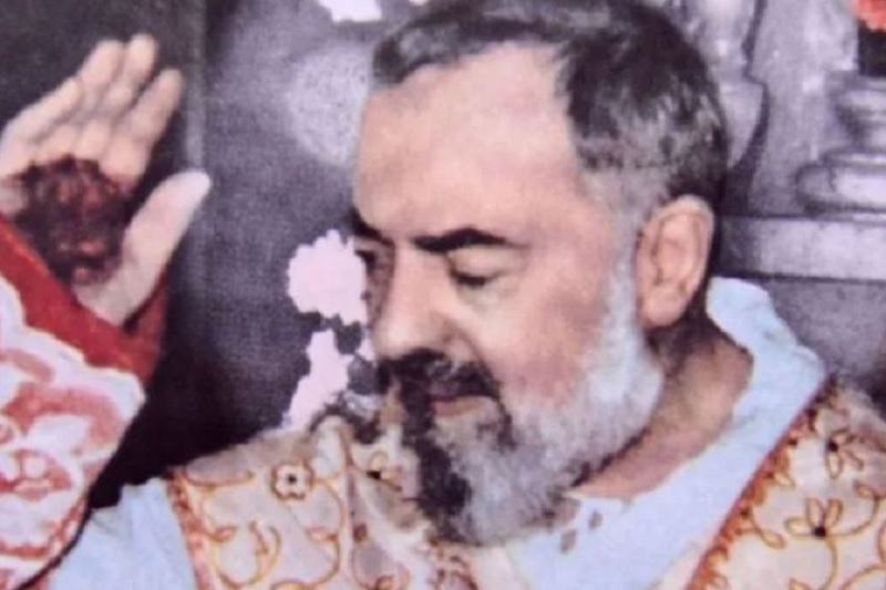 Padre Pío, Estigmas