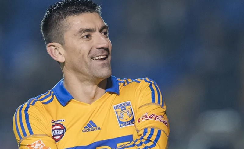 Monarcas, Héctor Mancilla