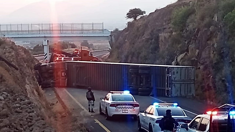 Caos en Autopista de Occidente, Michoacán