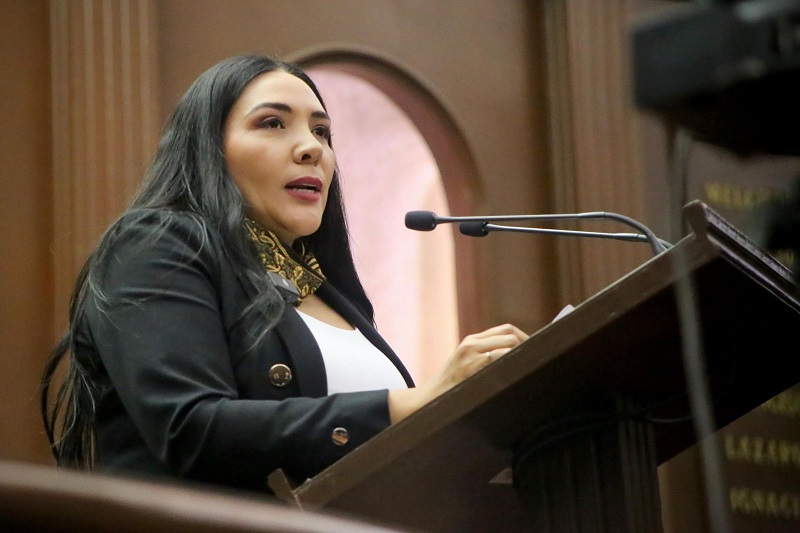 Poder Judicial, Adriana Campos