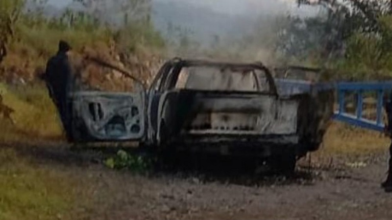 camioneta calcinada, Ziracuaretiro, Periodista muerto
