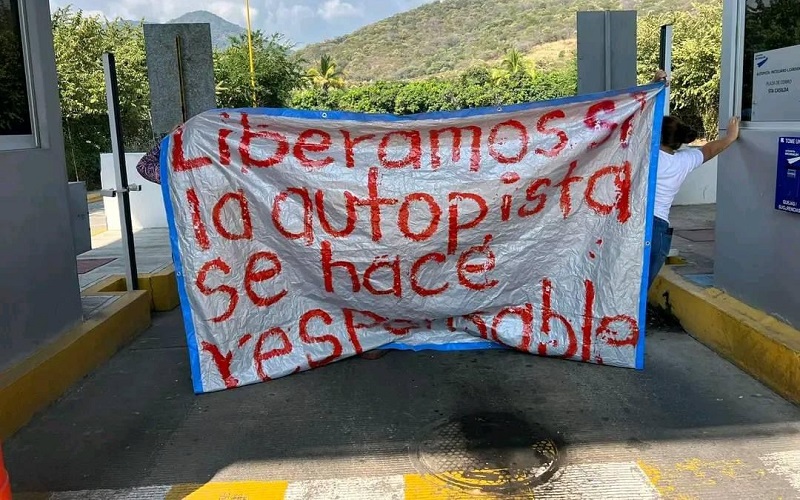 Autopista Siglo XXI, Choque frontal, Muertos, Menifestación