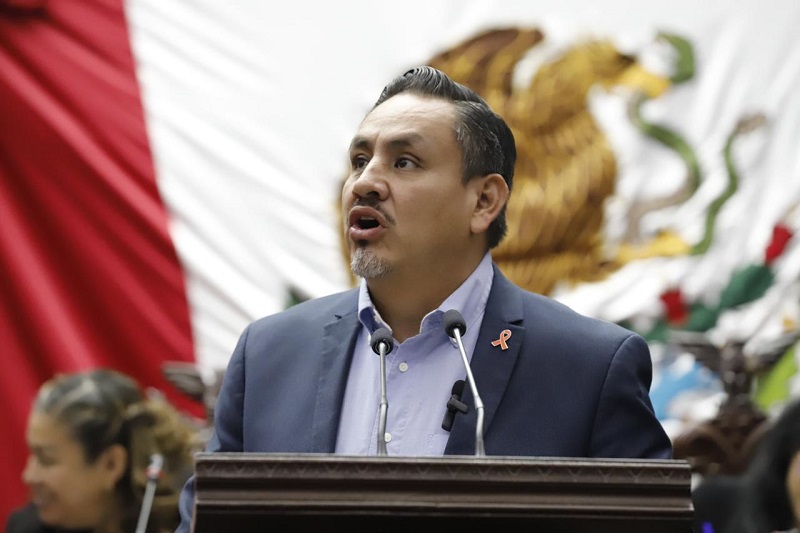 Víctor Manríquez, MC