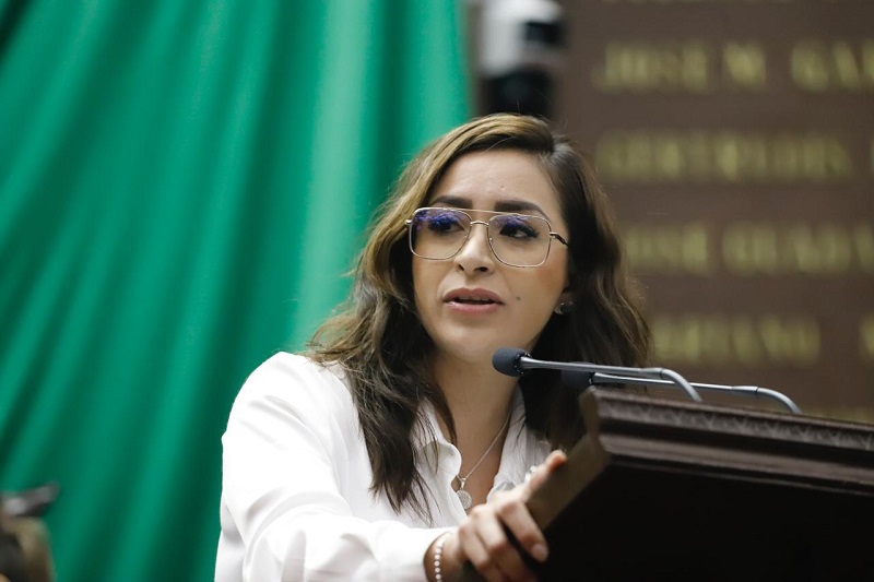 Grecia Aguilar, MC
