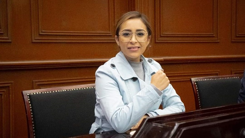 Grecia Aguilar, MC