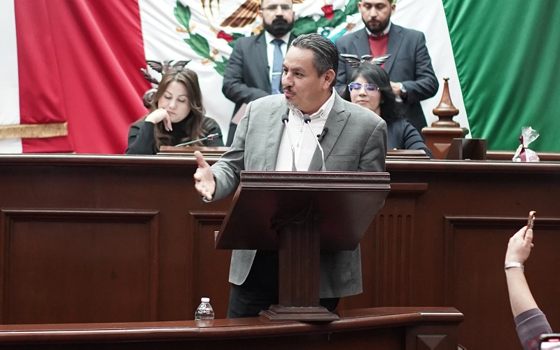 Víctor Manríquez, MC