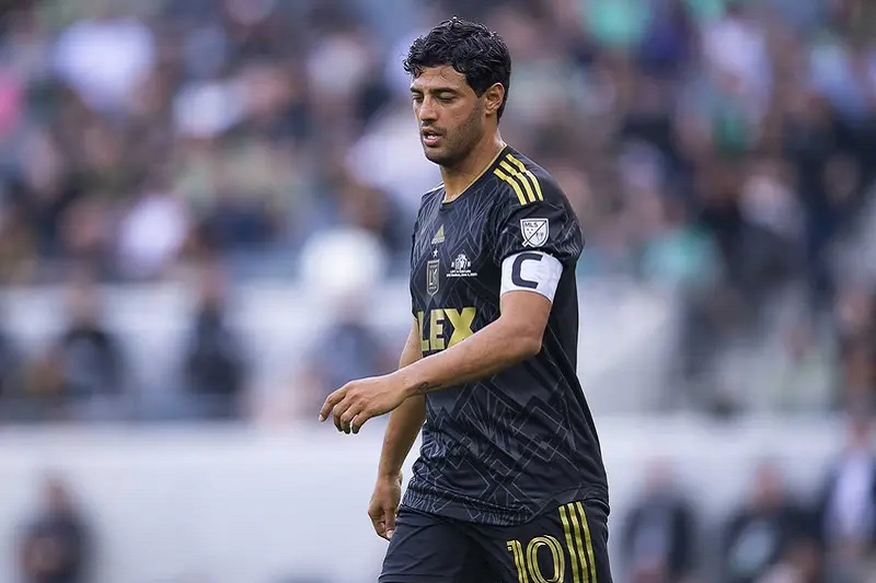 Carlos Vela, Jorge Campos, Incendio, Casas