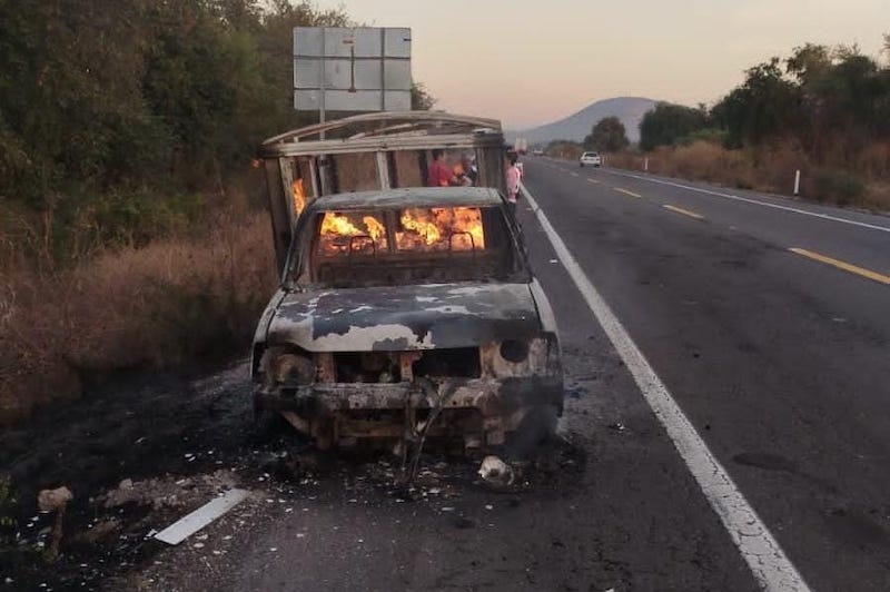 Camioneta incendiada