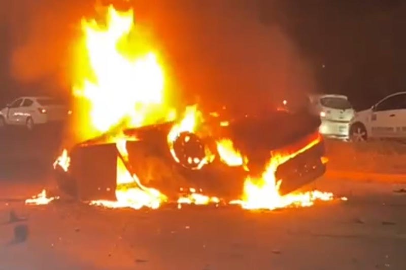 Auto incendiado