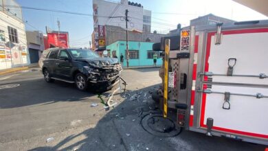 Choca camioneta blindada de Carlos Torres Piña