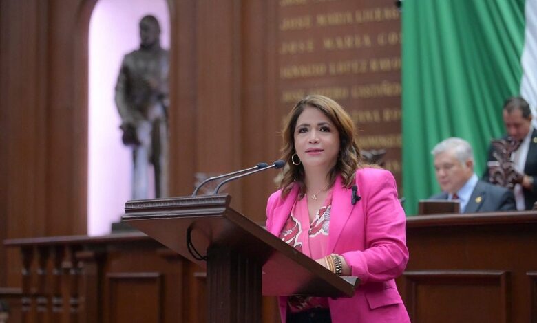 Morena, Fabiola Alanís