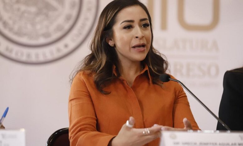 Grecia Aguilar, MC