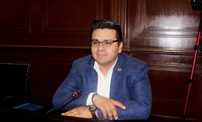 Toño Carreño, MC