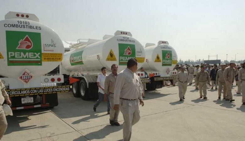 Pemex, Despidos